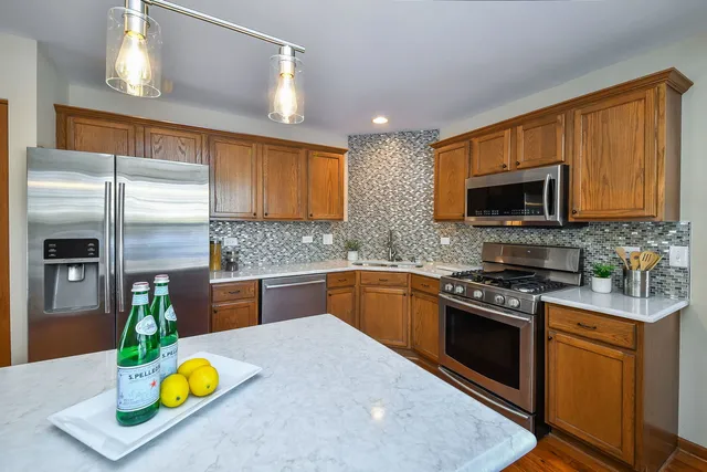 $385,000 | 3174 Renard Lane, St. Charles, IL 60175