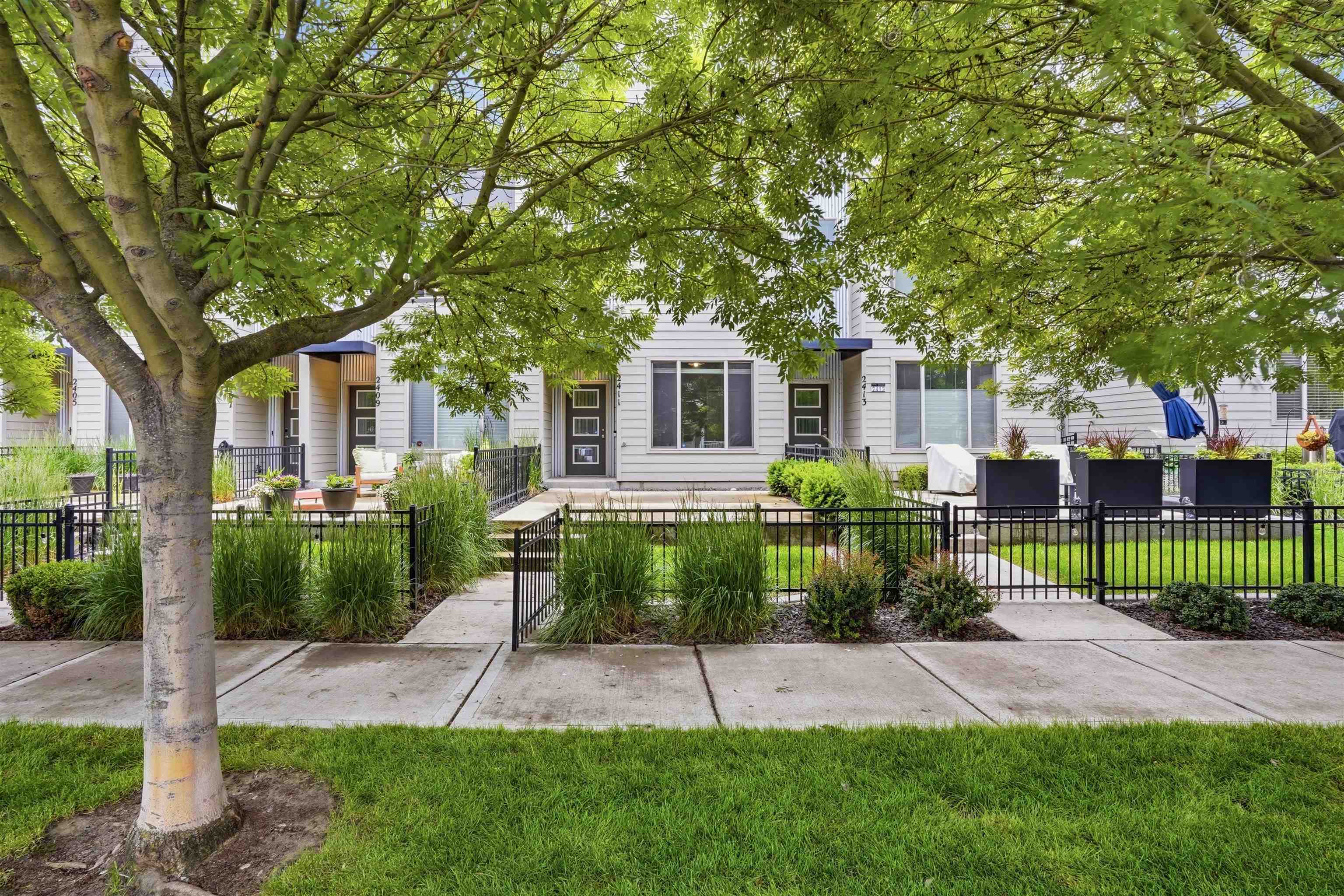 2411 West Bridge Avenue Spokane, WA 99201 - Photo 2 of 42