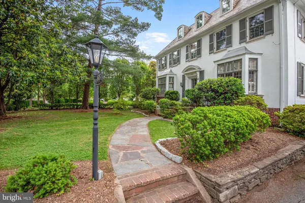 $1,850,000 | 4305 Bradley Lane, Chevy Chase, MD 20815