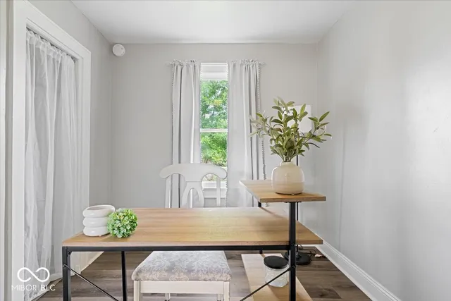 $1,600 | 606 East County Line Road, Indianapolis, IN 46227