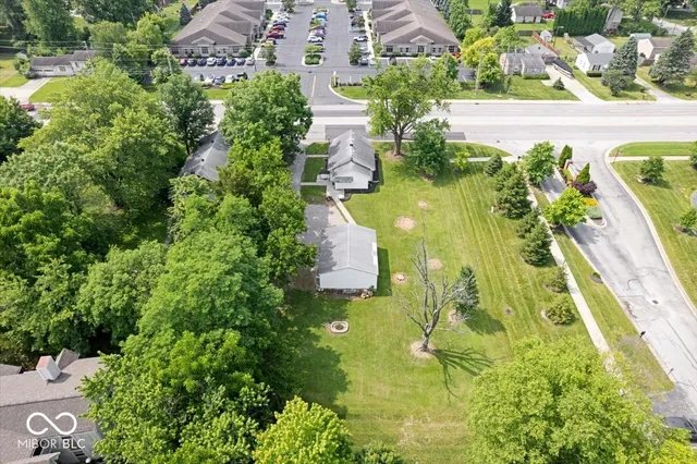 $1,600 | 606 East County Line Road, Indianapolis, IN 46227