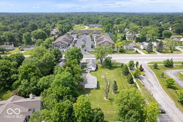 $1,600 | 606 East County Line Road, Indianapolis, IN 46227