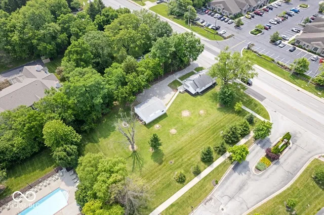 $1,600 | 606 East County Line Road, Indianapolis, IN 46227