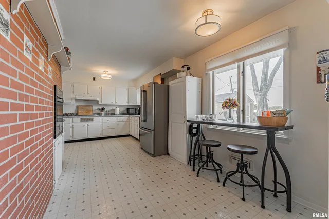 $210,000 | 6 Meadow Lane, Lincoln, IL 62656