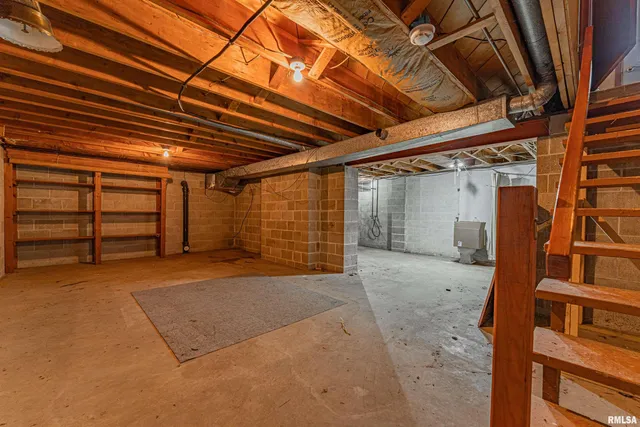 $210,000 | 6 Meadow Lane, Lincoln, IL 62656