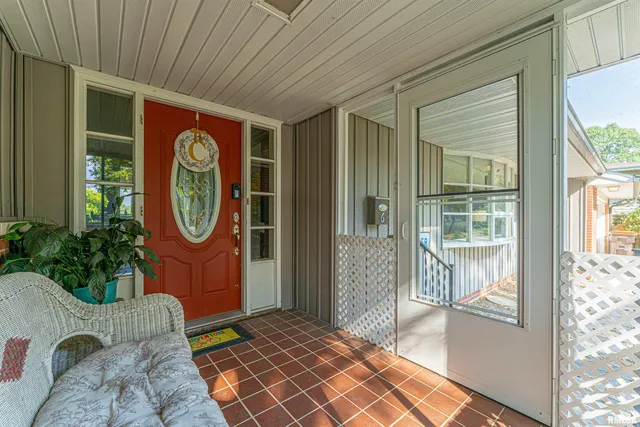 $210,000 | 6 Meadow Lane, Lincoln, IL 62656