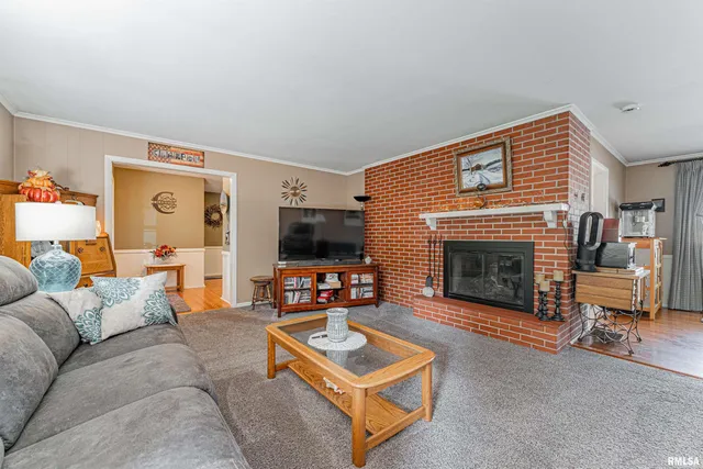 $210,000 | 6 Meadow Lane, Lincoln, IL 62656