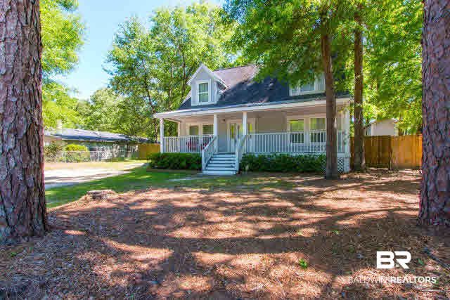 5721 Erhard Drive Mobile, AL 36618 - Photo 4 of 23 Huge Front Porch