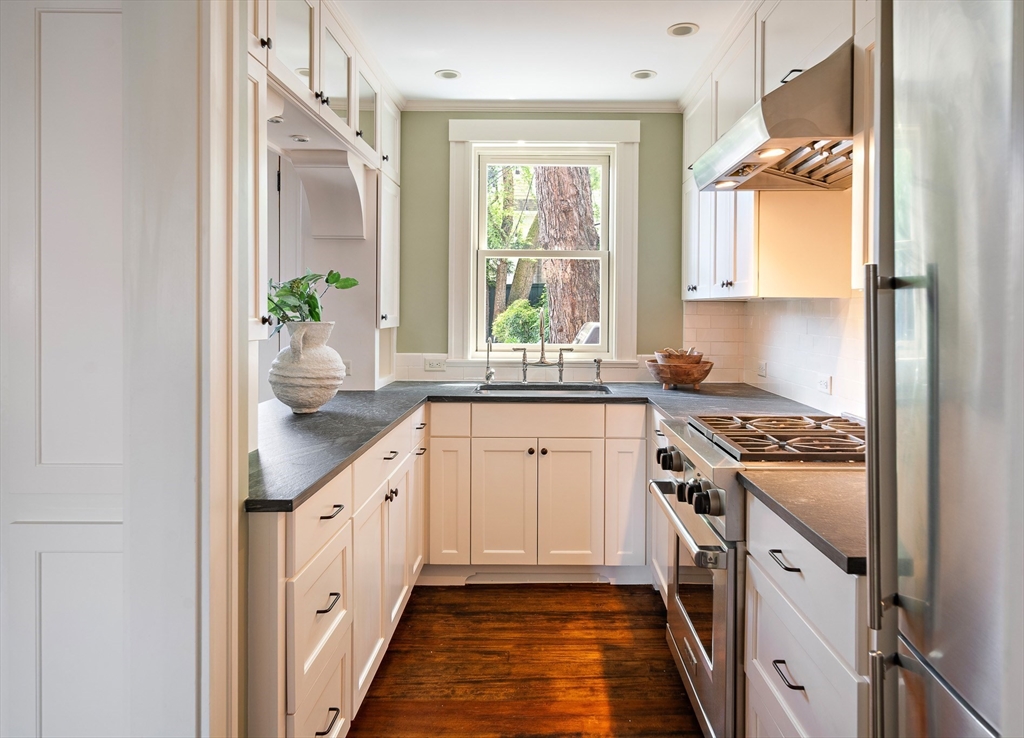 115 Baldwin Street Boston, MA 02129 - Photo 10 of 32