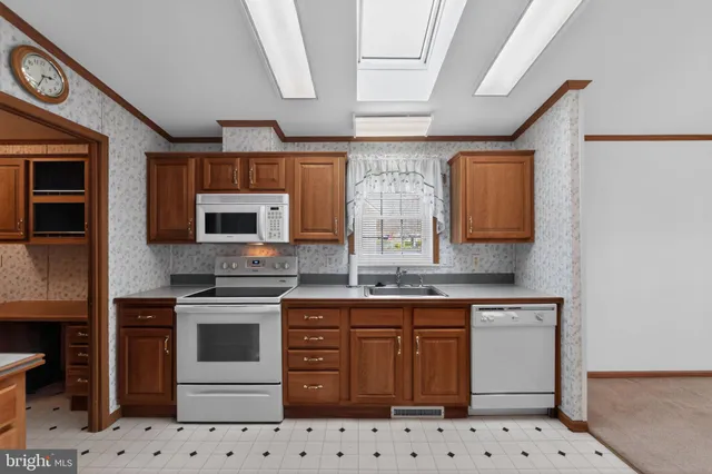 a view of a storage & utility room