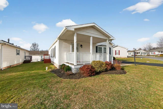 a house view with a outdoor space