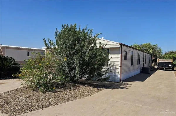 $775 | 1905 Johnson Street, Mission, TX 78572