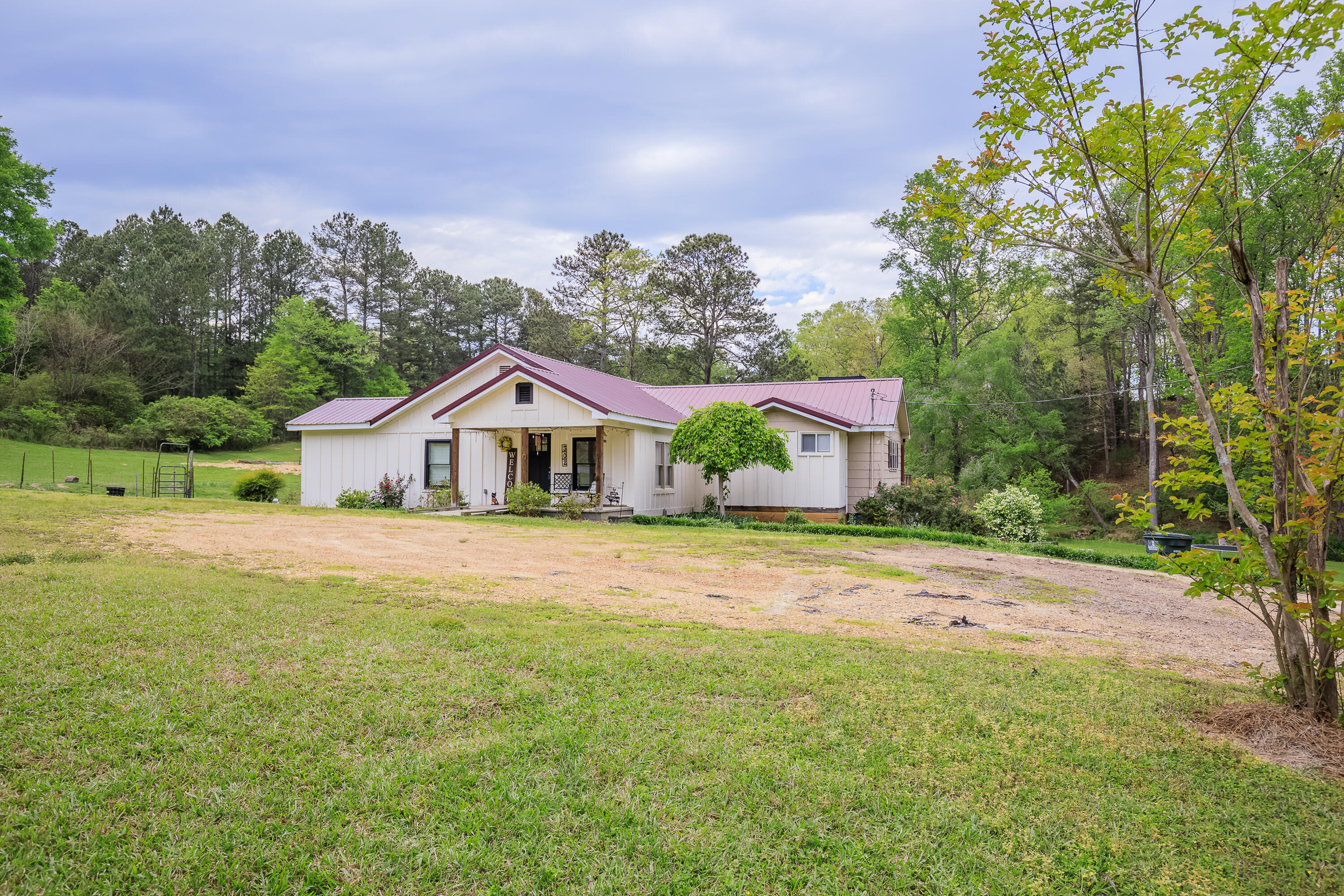 302 Walnut Grove Road LaFayette, GA 30728 - Photo 1 of 49 302 Walnut Grove Rd, LaFayette, GA