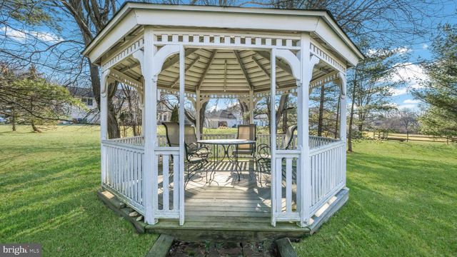 $725,000 | 1529 Lexington Drive, Dresher, PA 19025