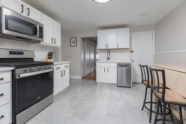 $3,800 | 69 I Street, Unit 3, Boston, MA 02127