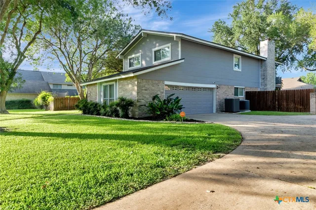 $369,900 | 608 Chimney Rock Drive, Victoria, TX 77904