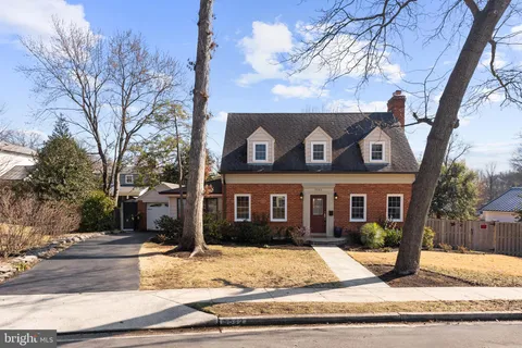 $1,395,000 | 5542 18th Road North, Arlington, VA 22205
