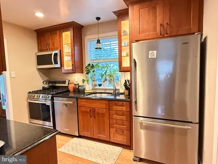 $1,395,000 | 5542 18th Road North, Arlington, VA 22205