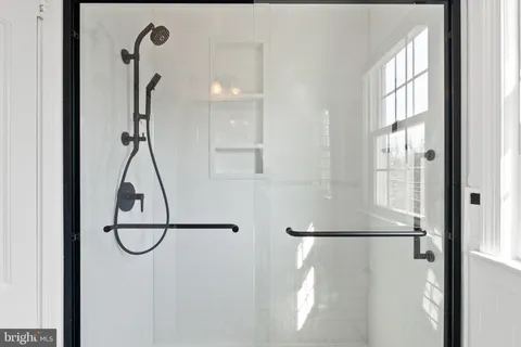 $1,395,000 | 5542 18th Road North, Arlington, VA 22205