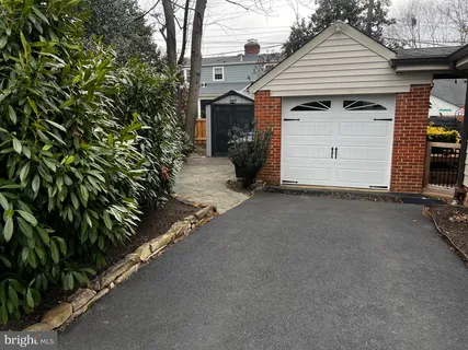 $1,395,000 | 5542 18th Road North, Arlington, VA 22205