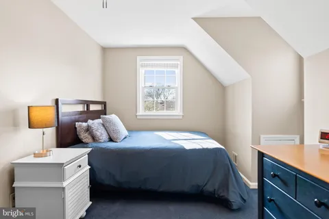 $1,395,000 | 5542 18th Road North, Arlington, VA 22205