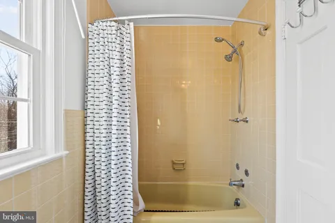 $1,395,000 | 5542 18th Road North, Arlington, VA 22205