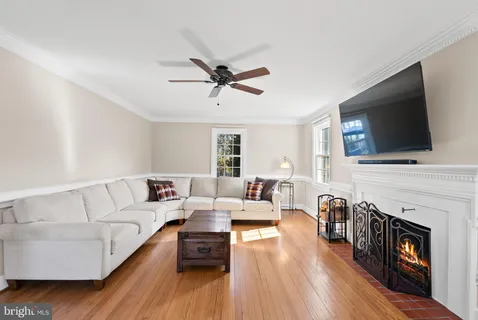 $1,395,000 | 5542 18th Road North, Arlington, VA 22205