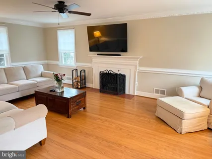 $1,395,000 | 5542 18th Road North, Arlington, VA 22205