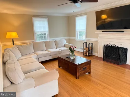 $1,395,000 | 5542 18th Road North, Arlington, VA 22205