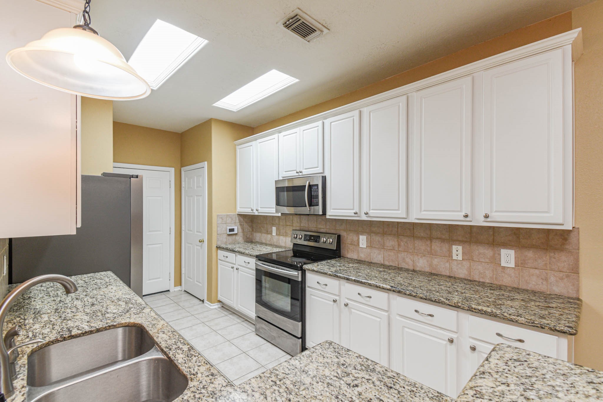 213 Summerhaze Circle Spring, TX 77382 - Photo 14 of 32
