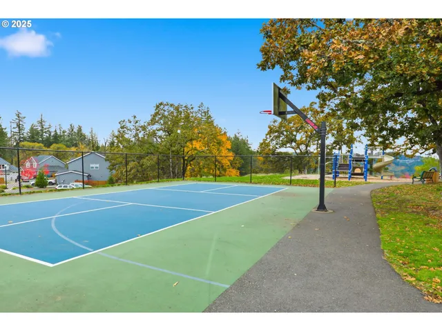 a view of a tennis court