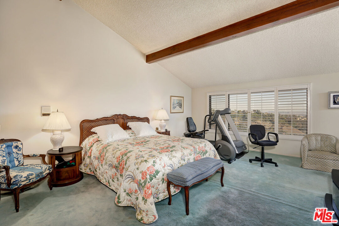 1266 Stradella Road Los Angeles, CA 90077 - Photo 17 of 39
