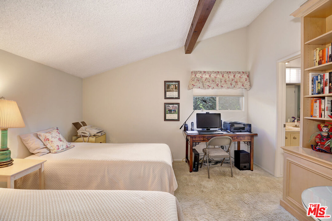 1266 Stradella Road Los Angeles, CA 90077 - Photo 23 of 39
