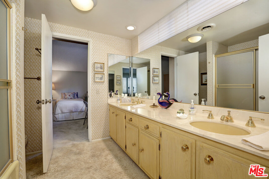 1266 Stradella Road Los Angeles, CA 90077 - Photo 24 of 39
