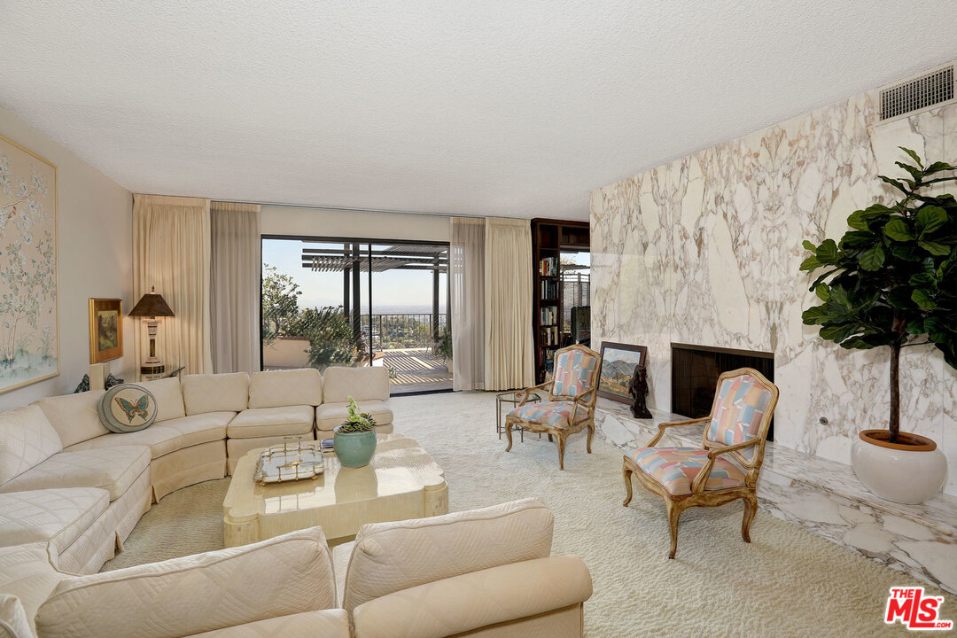 1266 Stradella Road Los Angeles, CA 90077 - Photo 5 of 39