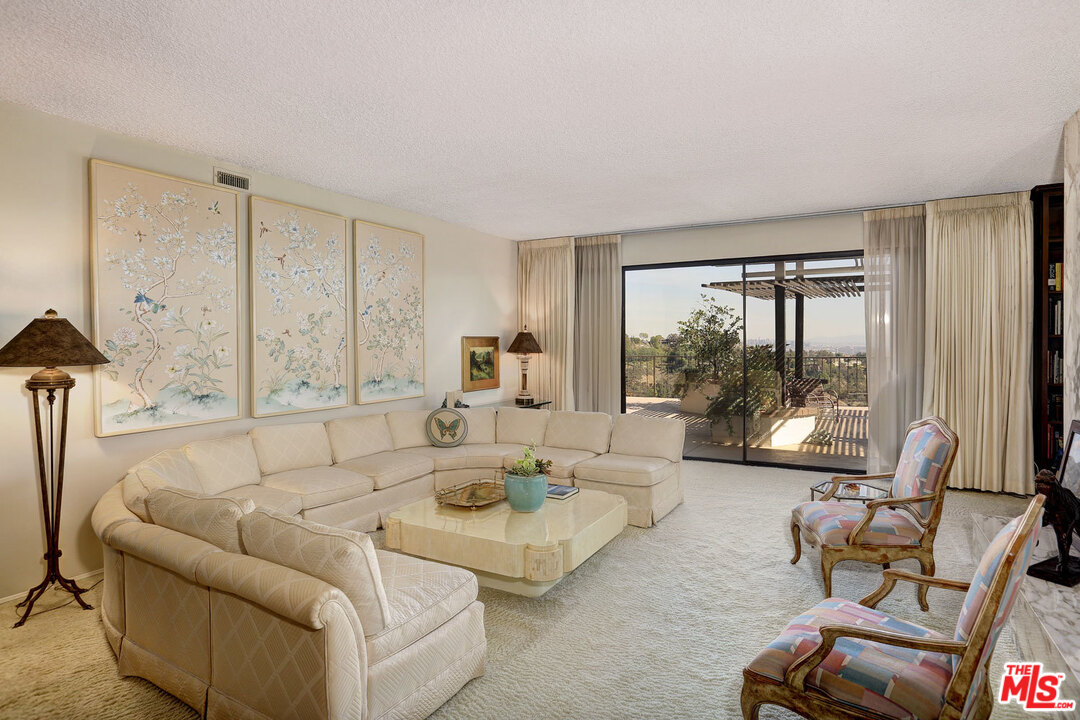 1266 Stradella Road Los Angeles, CA 90077 - Photo 6 of 39