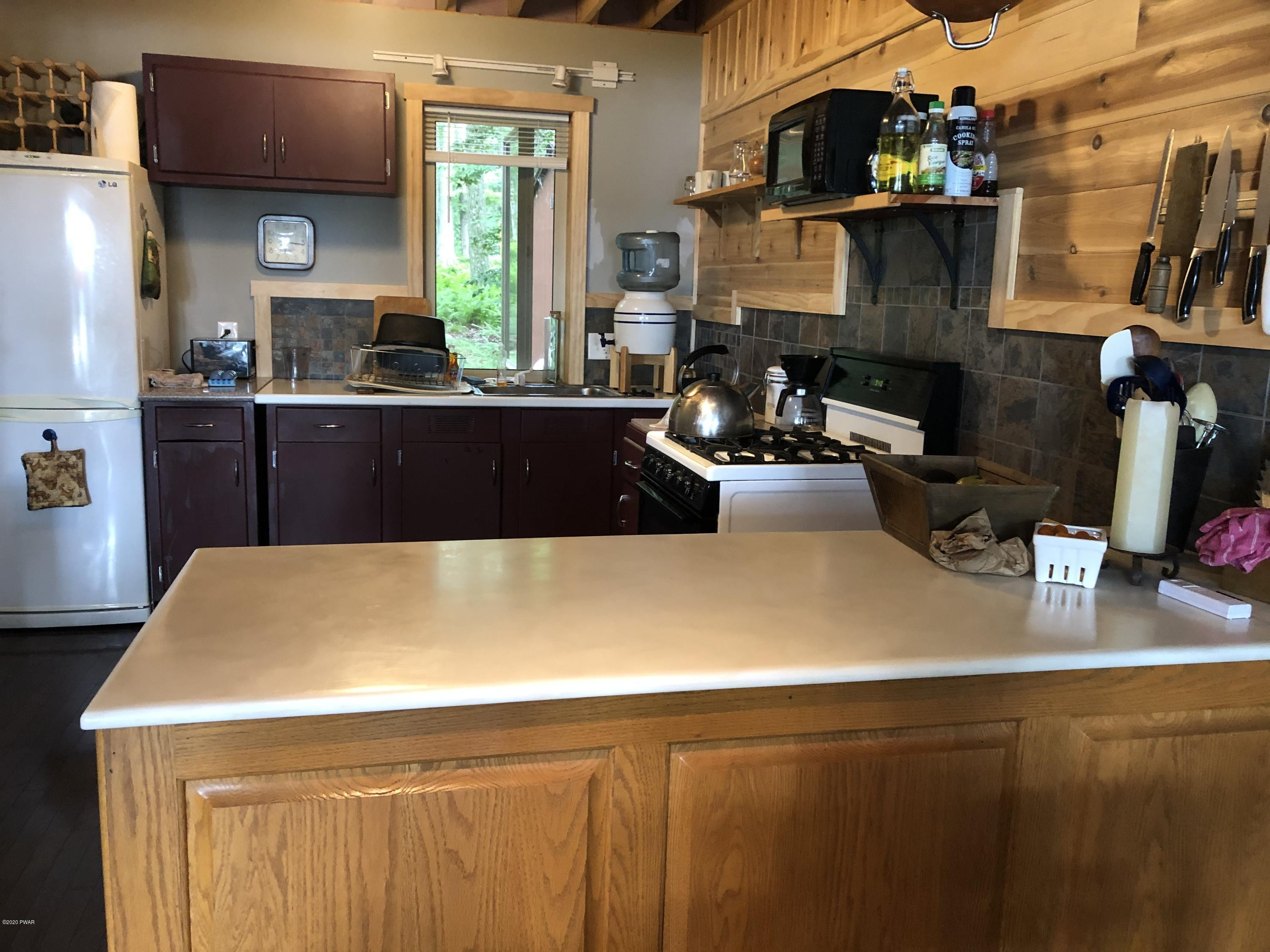 207 North Shore Road Hawley, PA 18428 - Photo 10 of 25
