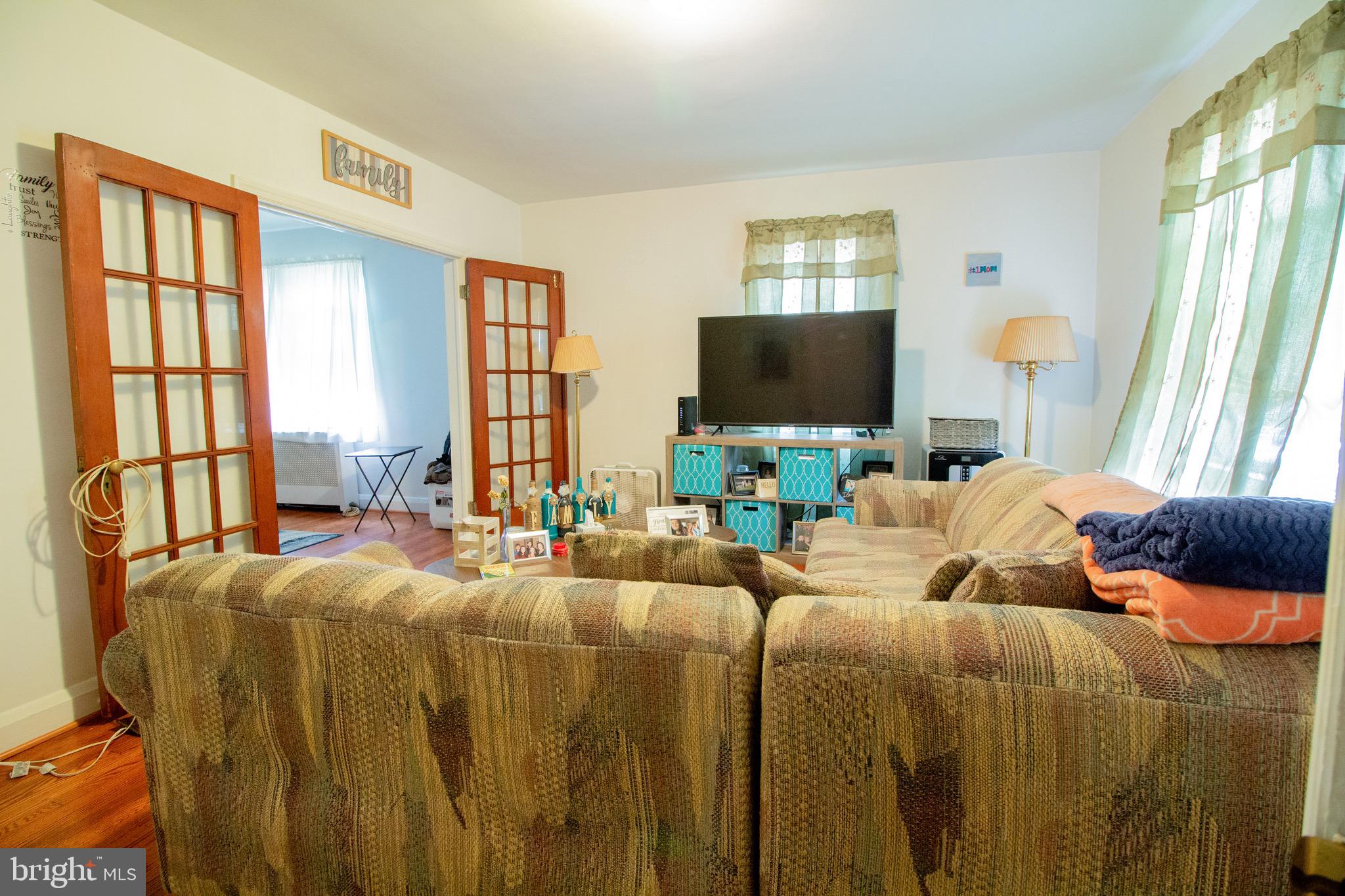 933 Elm Ridge Avenue Baltimore, MD 21229 - Photo 6 of 36 Gallery Image 6