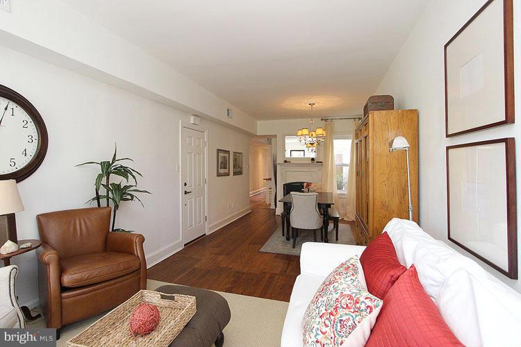 3038 R Street Northwest, Unit 2 Washington, DC 20007 - Photo 8 of 28 Living Room