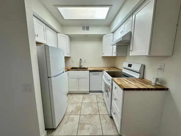 $229,000 | 1400 Sunflower Circle South, Palm Springs, CA 92262