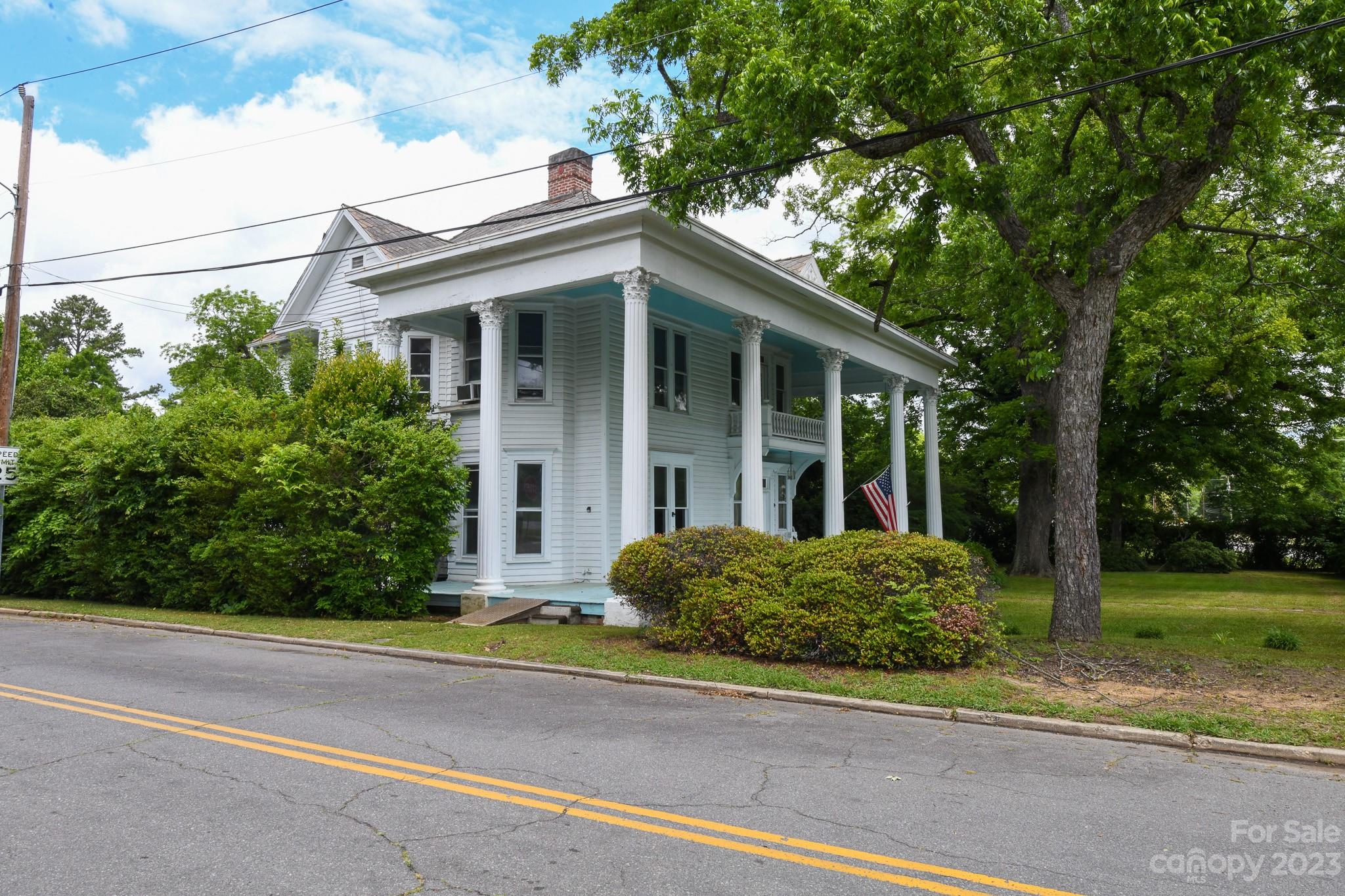 160 York Street Chester, SC 29706 - Photo 28 of 34 a house with a garden view