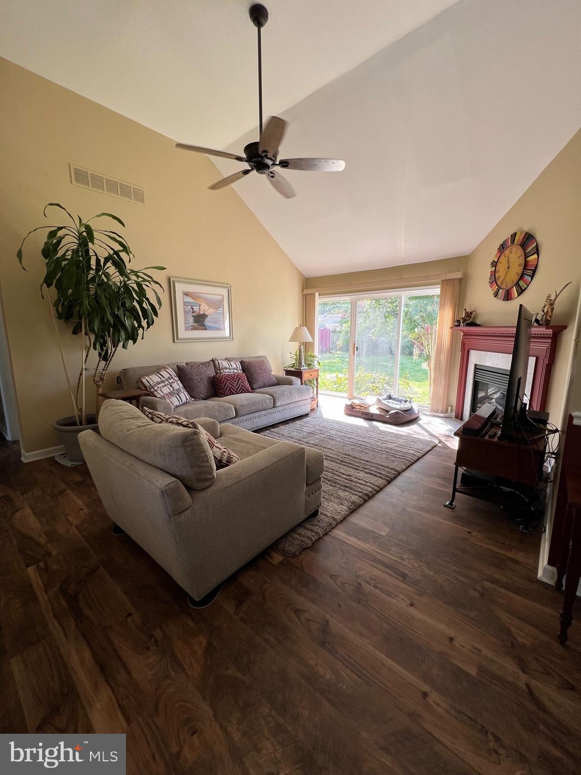 408 Sandy Hill Road Cambridge, MD 21613 - Photo 14 of 50 Living Room