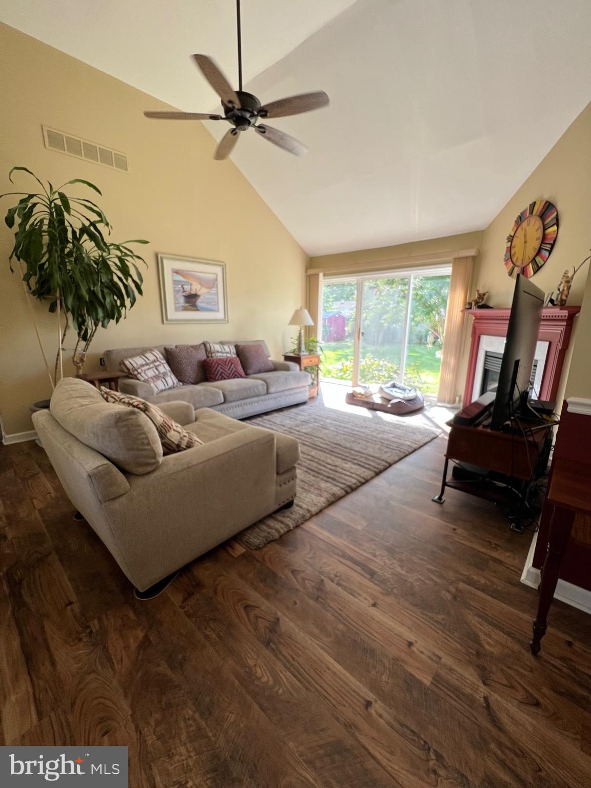 408 Sandy Hill Road Cambridge, MD 21613 - Photo 15 of 50 Living Room