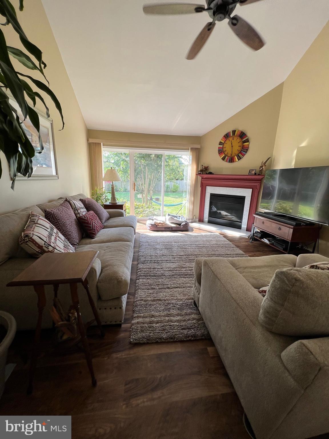 408 Sandy Hill Road Cambridge, MD 21613 - Photo 17 of 50 Living Room