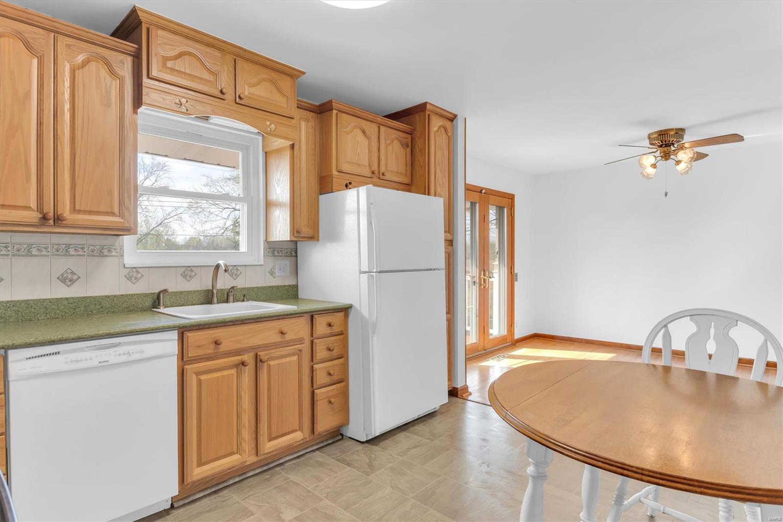 618 Robin Drive Arnold, MO 63010 - Photo 14 of 42