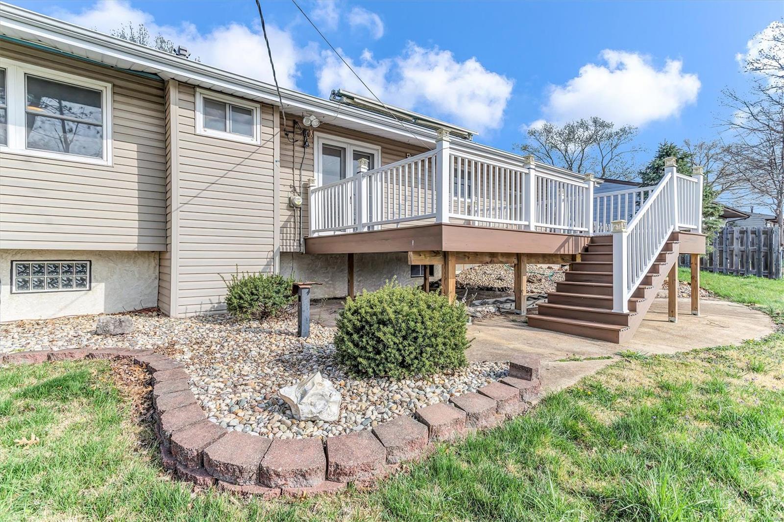 618 Robin Drive Arnold, MO 63010 - Photo 2 of 42