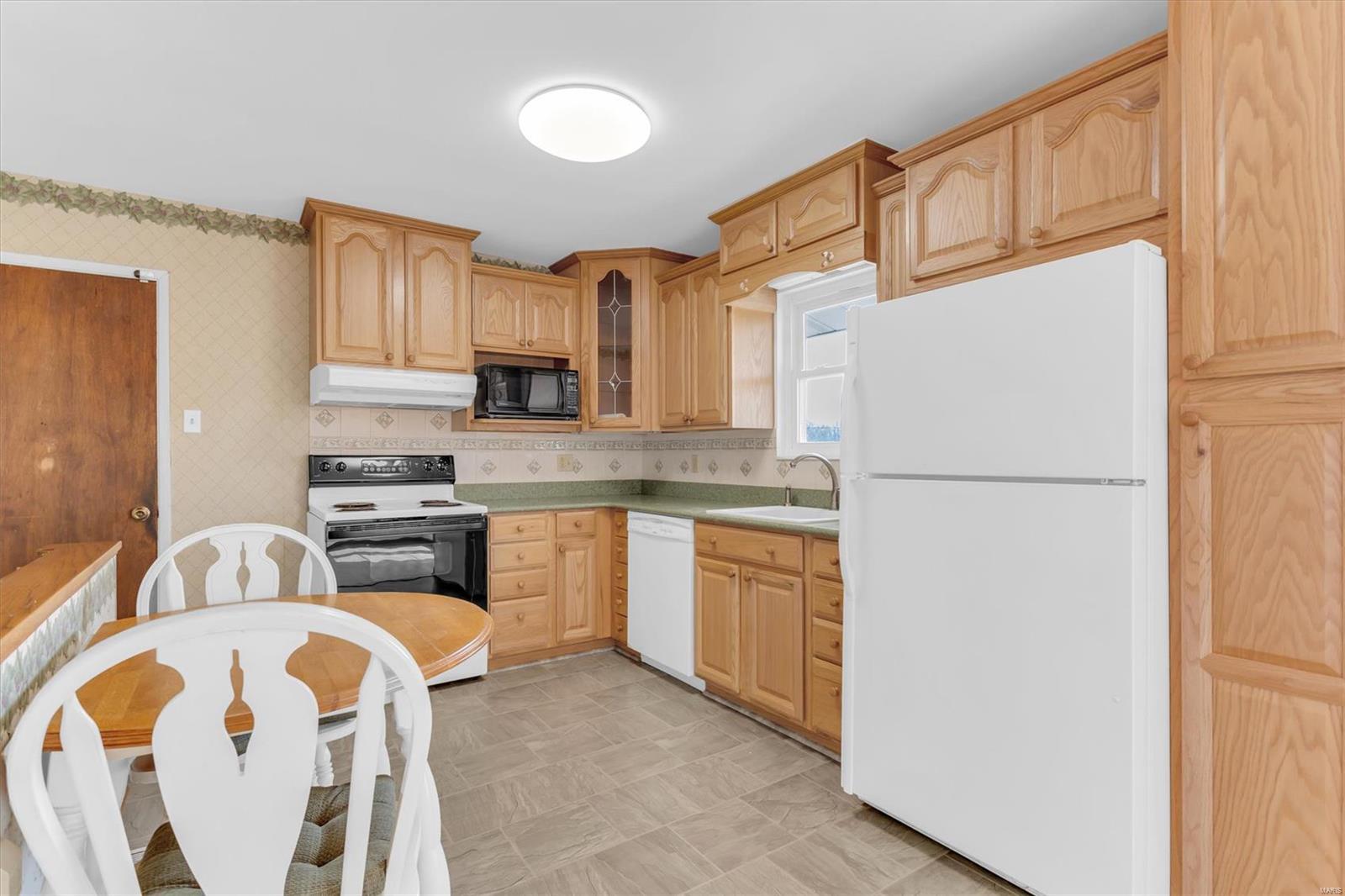 618 Robin Drive Arnold, MO 63010 - Photo 5 of 42