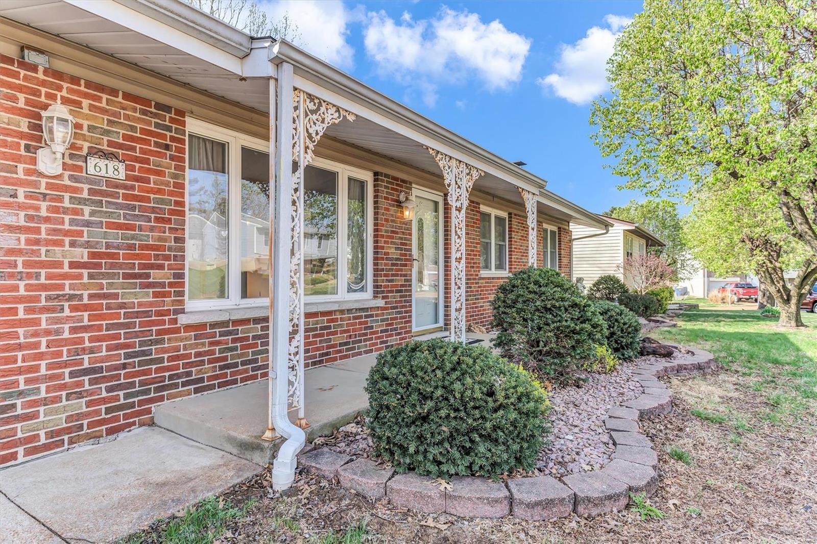 618 Robin Drive Arnold, MO 63010 - Photo 7 of 42