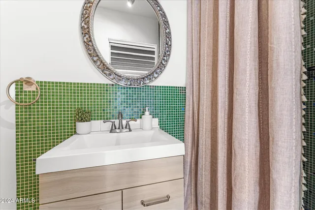 $1,250 | 9428 North 1st Avenue, Unit 2, Phoenix, AZ 85021