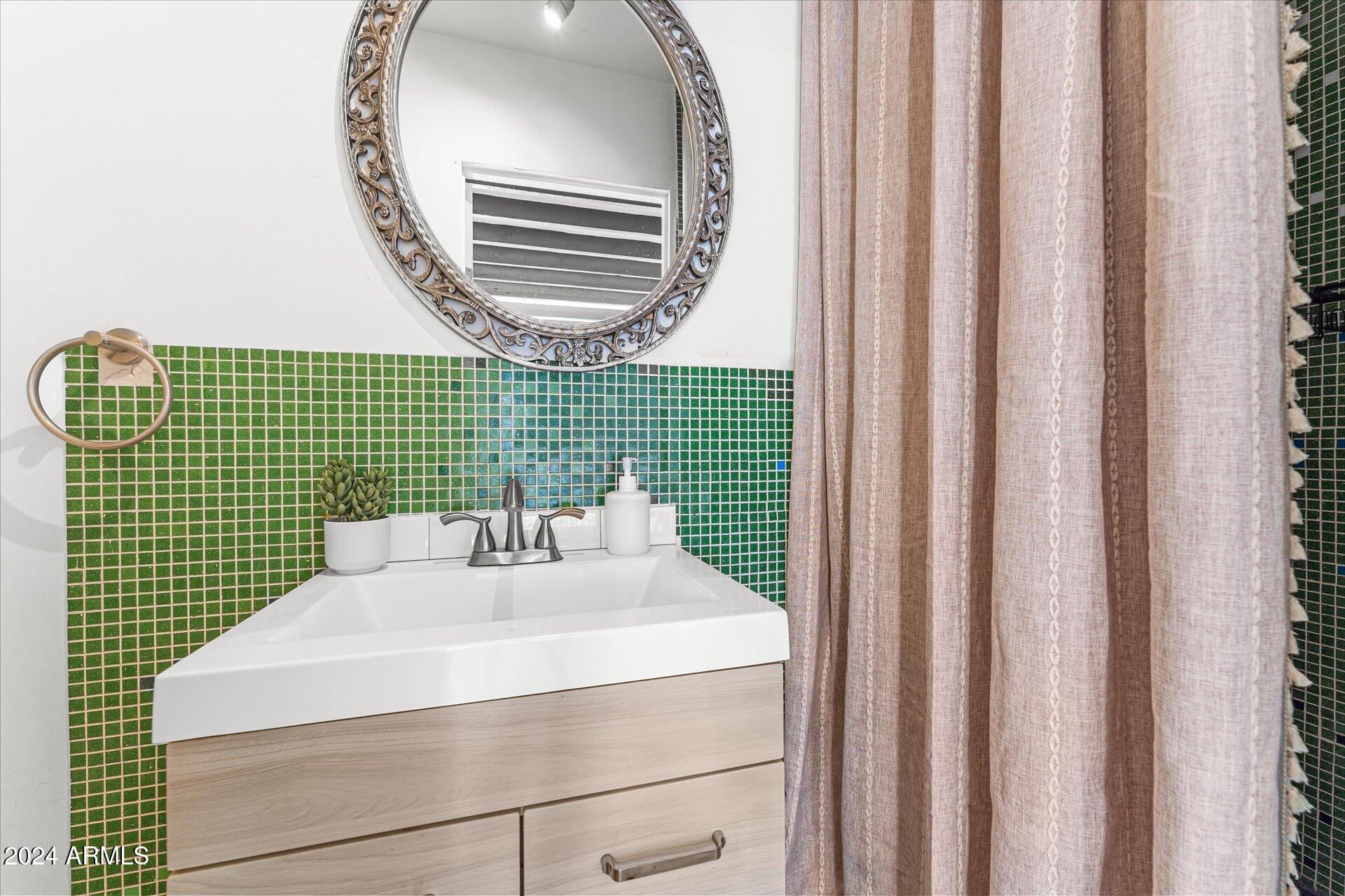 9428 North 1st Avenue, Unit 2 Phoenix, AZ 85021 - Photo 11 of 12 54-054-casita